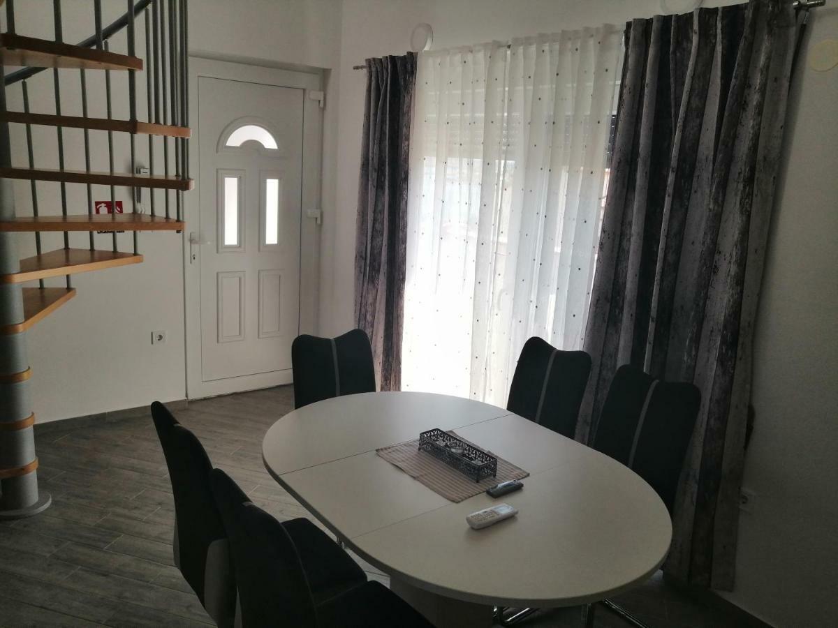 Apartments Venerea Nin Extérieur photo